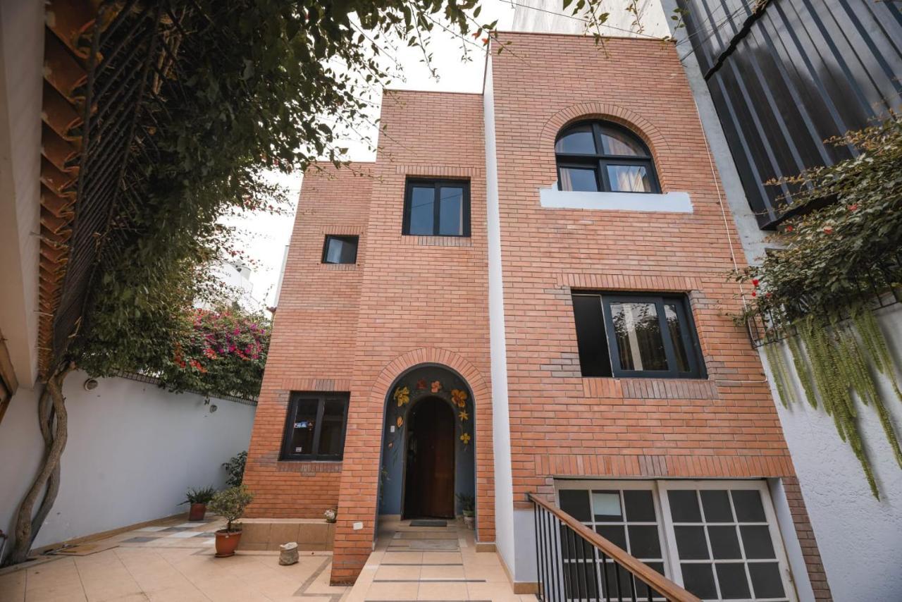 Qx Miraflores Hostel Lima Bagian luar foto