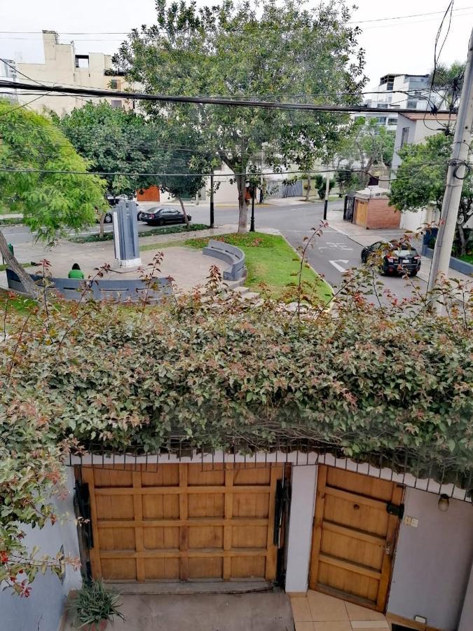 Qx Miraflores Hostel Lima Bagian luar foto