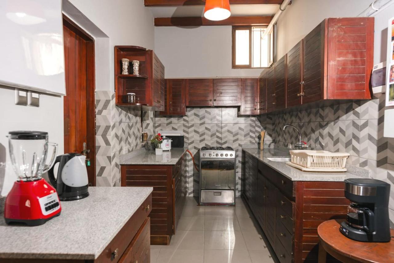 Qx Miraflores Hostel Lima Bagian luar foto